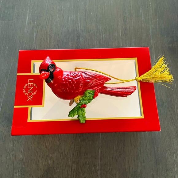 New Lenox Cardinal Ornament - Picture 2 of 6